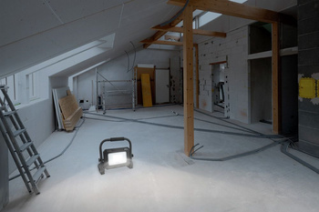 Reflektor roboczy ANSMANN FL20W-R czarny